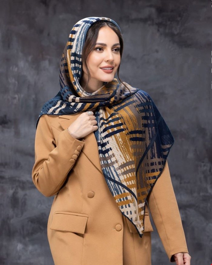 روسری طرحدار قواره ۱۲۵ 